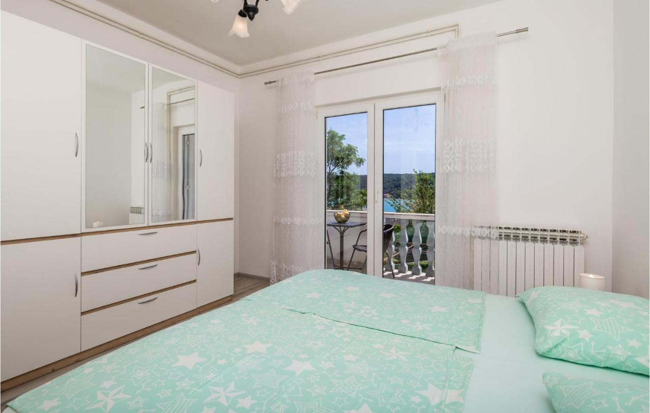 1 Bedroom Amazing Apartment In Kampor Exteriér fotografie